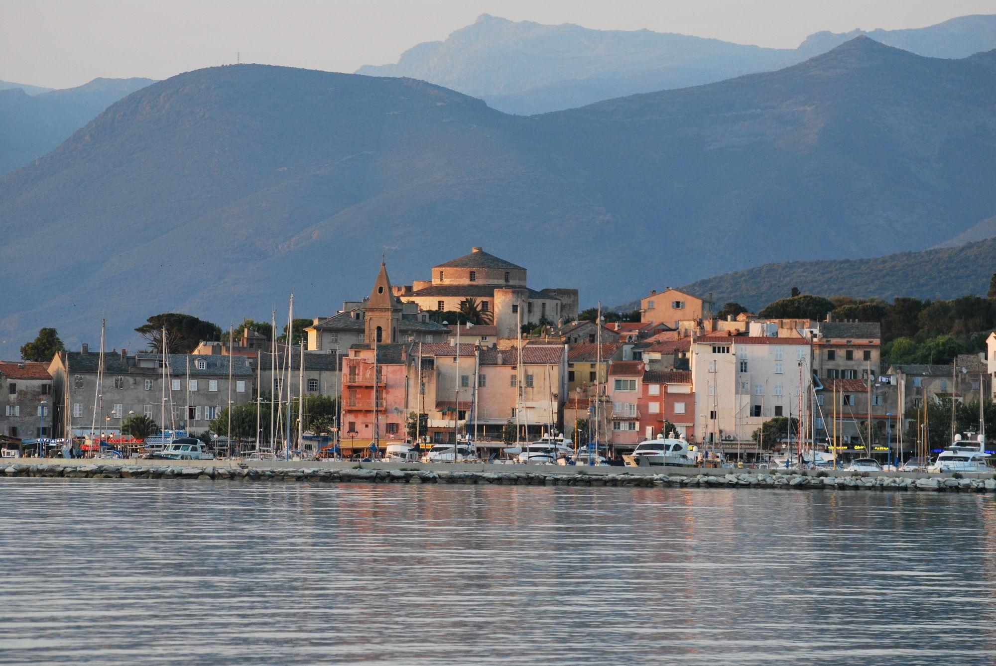 Апарт отель Adonis Saint Florent Экстерьер фото